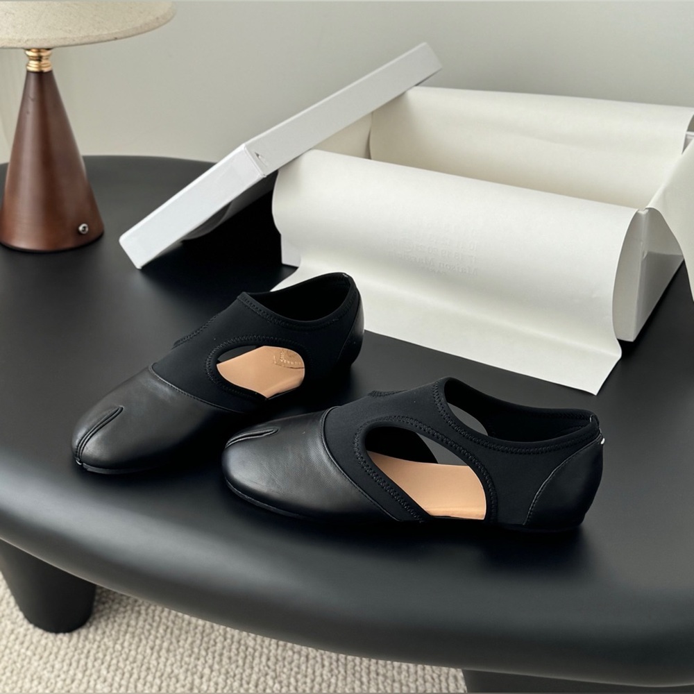 Maison Margiela MM6 Flats - Picture 2 of 8